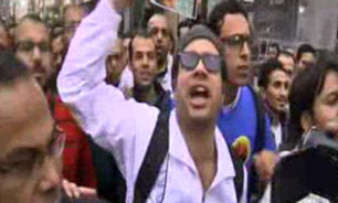متفرق کردن هواداران با استفاده از گازاشک‌آور + فیلم