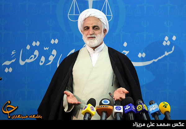 استفاده از فیس بوک صحیح نیست/ با موارد مجرمان برخورد می‌شود