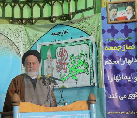 انتقاد امام جمعه سمنان از کمرنگ شدن معنویت در دانشگاهها