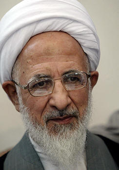 دانشگاه با نمازجماعت اسلامی نمی شود