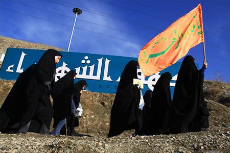 كوه‌پيمايي دانشجويان خواهر بسیجی با حضور لاله افتخاری