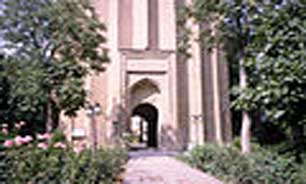 كسي که در برج طغرل مدفون شده است