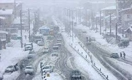 بارش برف و باران در 15 استان/ جاده هراز و گردنه حیران مسدود شد/ تردد نکنید، زنجیر چرخ هم فراموش نشود