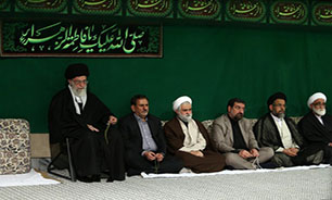 دومین شب عزاداری در حسینیه امام خمینی (ره) + تصاویر