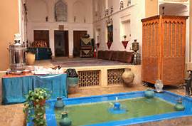 خانه تاریخی فاضلی یزد به کلکسیون صنایع دستی تبدیل شد/خانه های قدیمی یزد اصالت خود را حفظ کردند