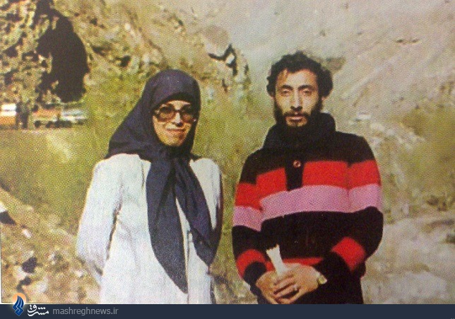 تصویری از اصغر وصالی کنار همسرش