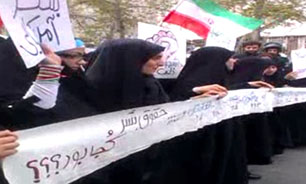 تجمع دانشجویان دانشگاه‌های سراسر تهران مقابل سفارت یونان + فیلم