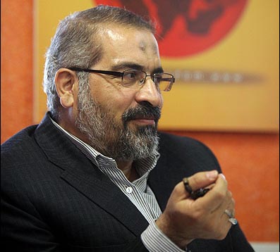 فرهنگ با یک دستورالعمل در چارچوب تشکیلات اداری به انجام نمی‌رسد/ چگونگی به اجرا درآوردن اقتصاد در سیاست و فرهنگ مهم است