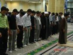 نماز همسایه مسجد به حد کمال نمی‌رسد مگر آن‌که آن را در مسجد به جا آورد