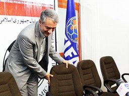 کفاشیان: شما که در آسیا نتیجه نگرفته‌اید، حداقل می‌گذاشتید تیم ملی نتیجه بگیرد!