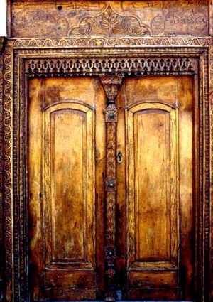ساخت یک درب بزرگ منبت کاری شده برای سامرا در فارس
