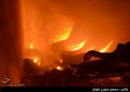 خسارت 500 میلیون تومانی بر اثر آتش سوزی یک انبار پشم در جاده سیمان مشهد+تصاویر اختصاصی