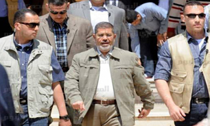 محاکمه مرسی به 5 آوریل موکول شد/وزیر کشور مصر:با کمبود اسلحه مواجه شدیم