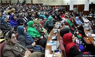 مخالفت معاون پارلمان "افغانستان "با کاهش حقوق ارتشی‌ها