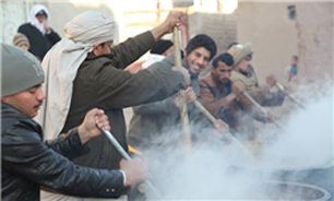 توزیع غذای نذری ویژه میلاد پیامبر(ص) در"هرات"