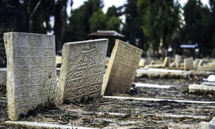 نا به‌ سامانی قبرستان تاریخی دارالسلام شیراز