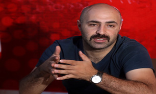 در نمایش «وُو» بر بازی‌های زبانی تاکید کرده‌ایم/ تندیس‌های جشنواره بهتر است کم شود