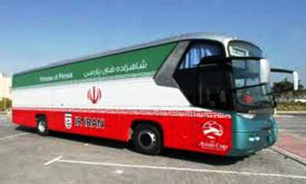 اتوبوس تیم ملی ایران وارد ورزشگاه شد/ ۳ هزار هوادار در مستطیل