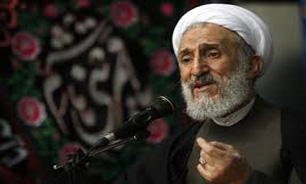 آیت‌الله صدیقی در نشست ستارگان محراب سخنرانی می‌کند