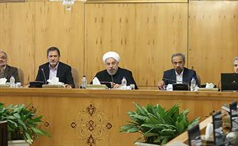 روحانی همه دستگاه‌ها را به حمایت معنوی و مادی از فریضه نماز دعوت کرد