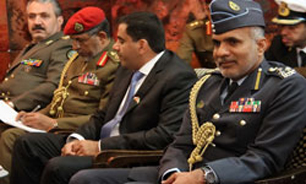 بازدید هیأت علمی دانشکده دفاع ملی عمان از دانشکده علوم دفاعی سپاه