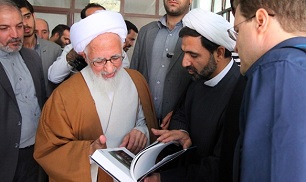 فرهنگ رضوی یعنی فقرزدایی نه کمک به فقیر/ اقتصاد مقاومتی یعنی ریشه‌کنی فقر