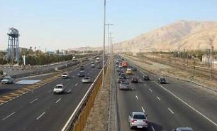 جوي آرام و ترافيك روان در جاده هاي شور