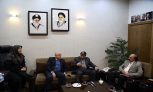 نارضایتی مخاطبان از اجرای نمایش های خارجی / بازدید وزیر ارشاد باز هم با حضور خواص