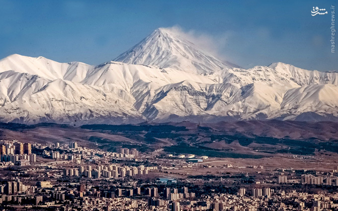 فروش وقیحانه دیپلم جعلی در ملاء&zwnj;عام/کشف پولشویی 52 میلیاردی در کرمانشاه/تردد در تونل&zwnj;ها و بزرگراه&zwnj;های پایتخت پولی می&zwnj;شود؟