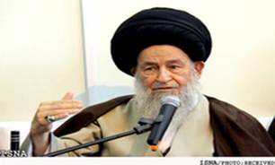 انتقاد آیت‌الله علوی‌گرگانی از صدور مجوز تک‌خوانی برای "زنان"