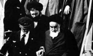 امام خمینی پس از سال‌ها دوری و پس از چهارده سال تبعید به كشور بازگشت