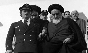 نمایندگان مجلس لحظه ورود امام&zwnj;خمینی (ره) را با شعار &laquo;الله&zwnj;اکبر&raquo;  گرامی داشتند