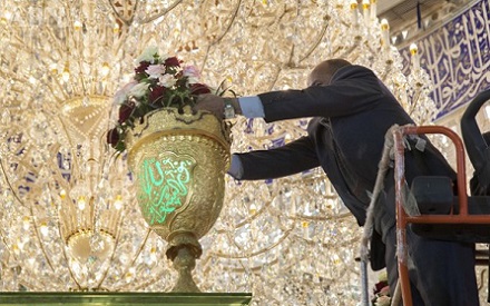 تاج&zwnj;های ضریح امام حسین (ع) گل آرایی شد + تصاویر