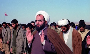 ماجرای سیلی که شهید محلاتی در گوش مأمور بازجویی خود زد/ تنها توصیه شهید محلاتی به هنگام جدایی از فرزند