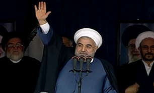 ملت ایران از تهدید و تحریم نمی‌ترسد/ بمب اتم نیاز نداریم/ نمی‌گذاریم زاینده رود خشک شود + فیلم