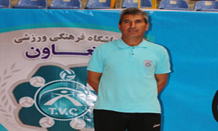 بازی نکنیم به پول نمی&zwnj;رسیم/نباید بی&zwnj;پولی عامل باختمان شود