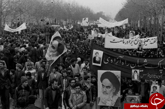 اسکورت هواپیمای حامل امام(ره) توسط فانتوم&zwnj;های نیروی هوایی/ ماجرای سوار شدن امام در هلیکوپتر/ در 19 بهمن کمر رژیم شکست