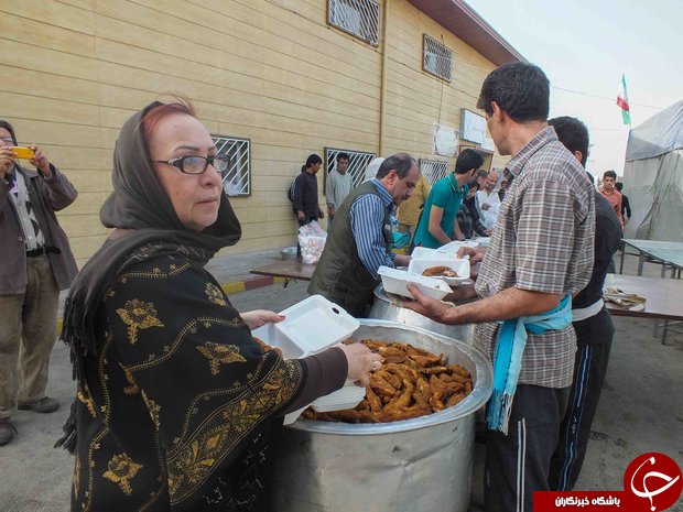 یک پذیرایی تکاندهنده در هتل کارتن یک پذیرایی تکاندهنده در هتل کارتن