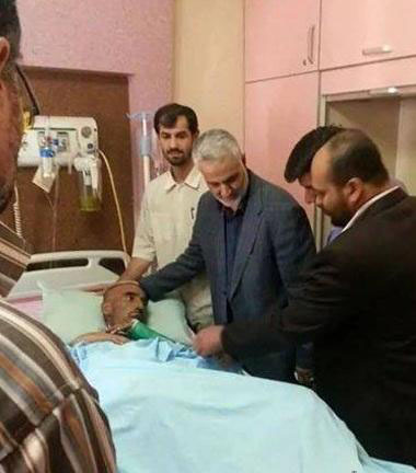 عیادت سردار سلیمانی از مجروحان جنگ با داعش+عکس