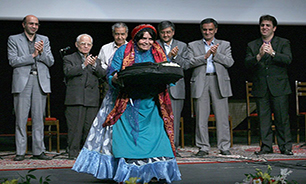 مبارزه خواننده پیشکسوت با سرطان