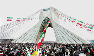 ديلی ميل: در راهپیمایی 22 بهمن، پرچم های آمریکا، انگلیس و اسرائیل به آتش کشیده شد