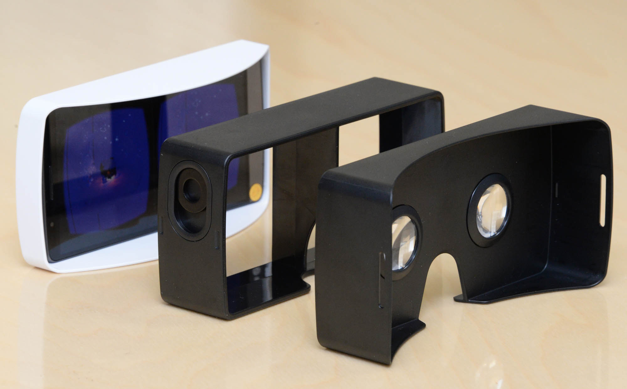 الجی و GOOGLE CARDBOARD واقعیت مجازی موبایل را به زندگی روزمره می&zwnj;&zwnj;آورند