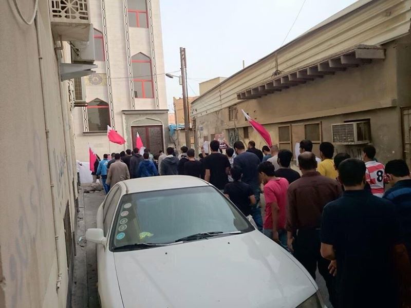 حمله نیروهای آل خلیفه به تظاهرکنندگان با گازهای سمی+ تصاویر