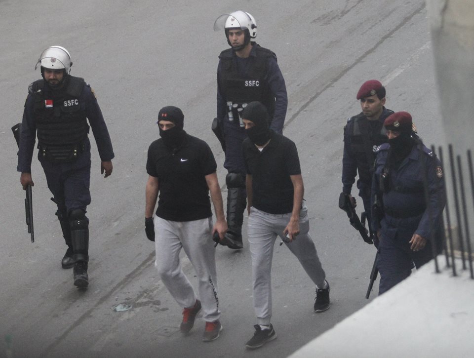سرکوبگران بحرینی در شکل و شمایلی متفاوت+ تصاویر