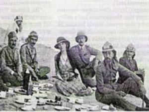 زن انگلیسی مرموز در صحراهای عراق به دنبال چه بود؟ زن انگلیسی مرموز در صحراهای عراق به دنبال چه بود؟