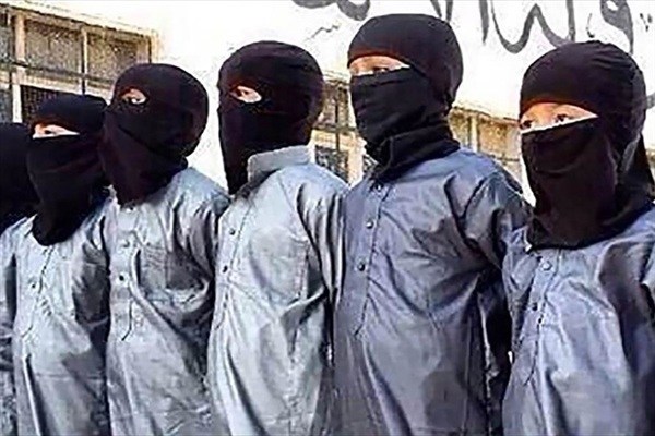 استفاده داعش و طالبان از فیلم&zwnj;های غیراخلاقی برای آموزش کودکان انتحاری! +تصاویر