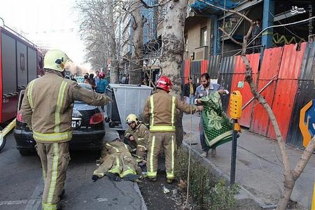 سقوط حفاظ ساختمانی بر سر دو زن در بلوار کشاورز!