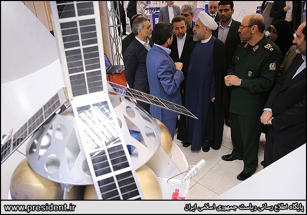 نمونه اولیه فضاپیمای سرنشین&zwnj;دار ایرانی رونمایی شد + تصاویر