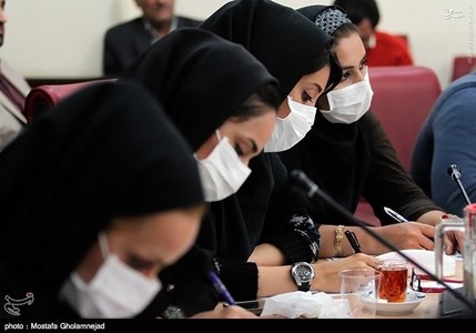 عکس/ اعتراض ماسکی خبرنگاران به ابتکار