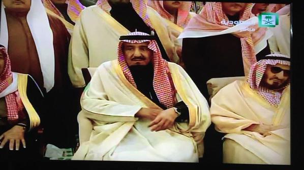 پیکر &laquo;ملک عبدالله&raquo; به مسجد &laquo;الامام ترکی&raquo; منتقل شد/خواندن نماز میت بر پیکر &laquo;عبدالله بن عبدالعزیز&raquo;+تصاویر